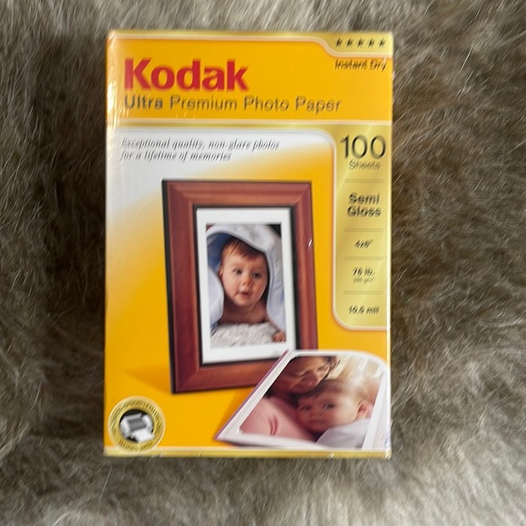 NEW Sealed Kodak Ultra Premium Photo Paper, 4 x 6 Inches, Semi Gloss, 100 Sheets - Picture 1 of 6